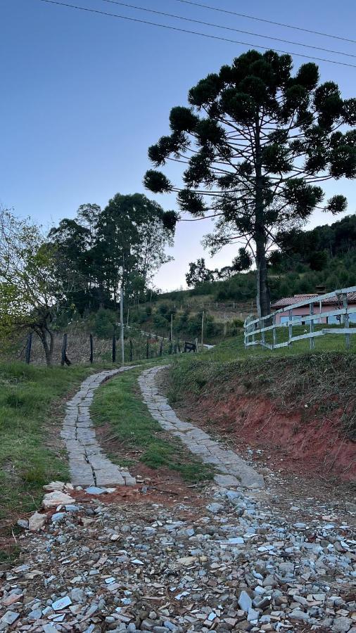 Pousada Pedra Da Mata Chales Na Montanha Munhoz Εξωτερικό φωτογραφία