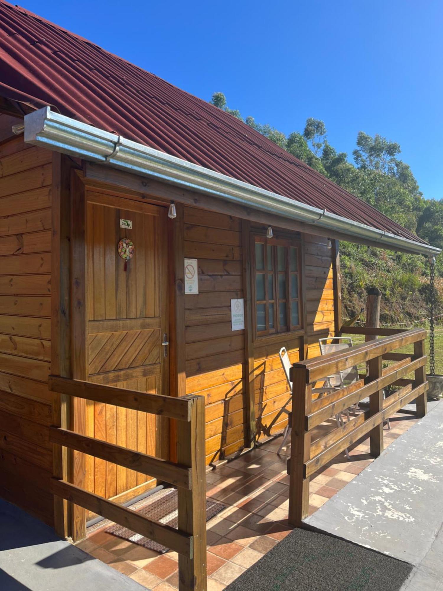 Pousada Pedra Da Mata Chales Na Montanha Munhoz Εξωτερικό φωτογραφία